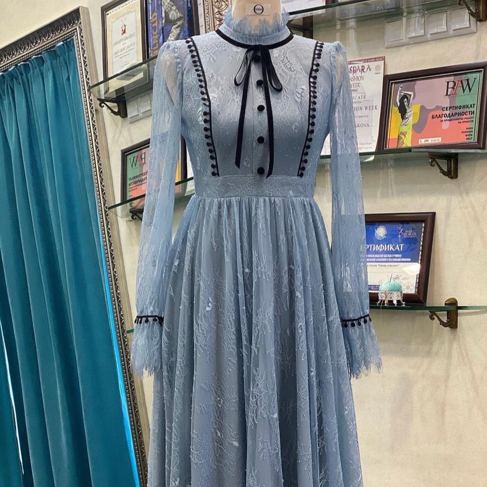 Midi French lace ( guipure ) dress